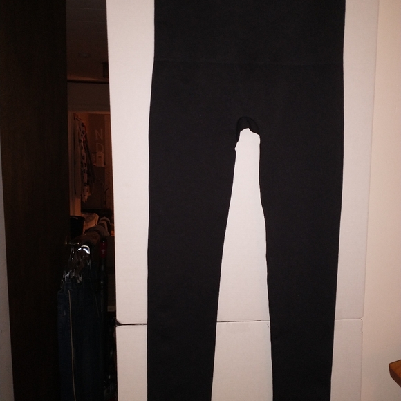 Spanx Look at Me Now Seamless Leggings Sz 1X Black - Picture 4 of 7
